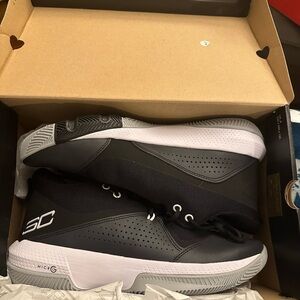 Black Steph curry shoes